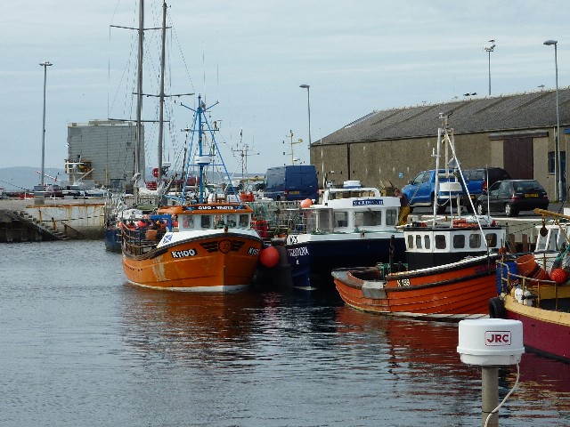 Moored his boat single handed