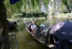 Donghu lake black boat trip