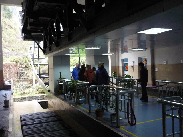 Queuing for cable car