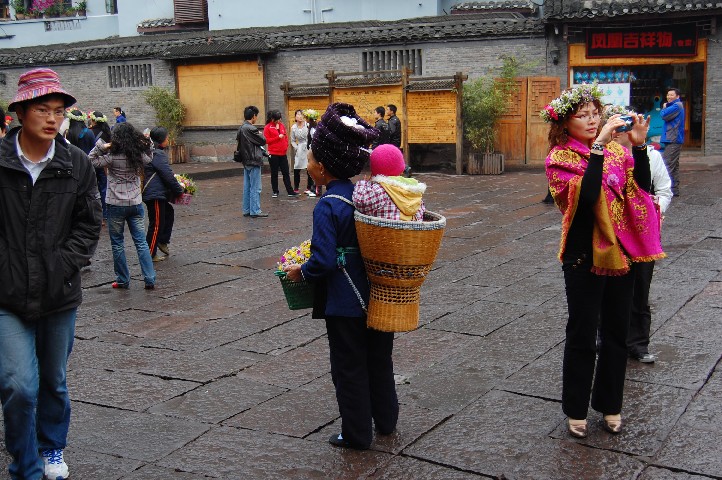 Basket baby carriers