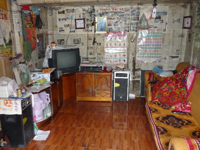 Note wallpaper and TV