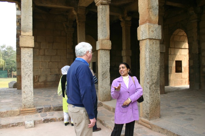 Luti explaining something to the tourist