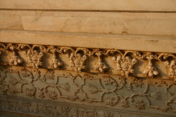 Elaborate Red Fort carvings