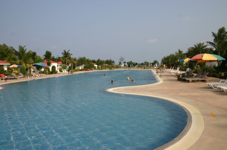 Wonderful swimming pool at Fortune hotel