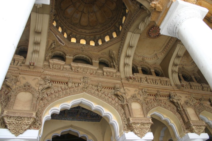 Tirumalai Nayak Palace - carvings