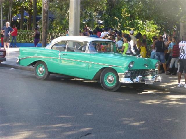 ../photos/cuba/Bill/green_car_havvanna.jpg?t=1775439608